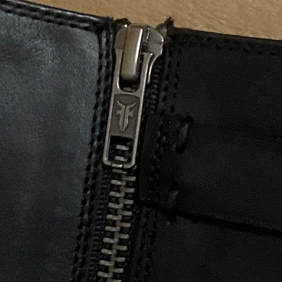 Frye Molly black leather side zip riding boot. One inch heel. - Picture 13 of 15